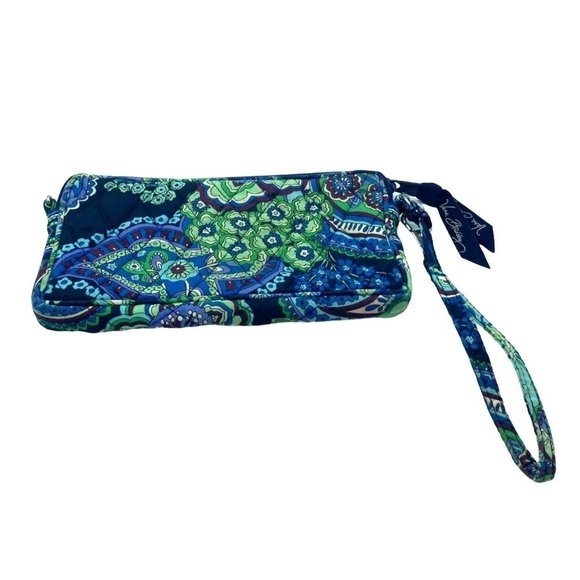 Vera Bradley BLUE RHAPSODY Print Wristlet Clutch Purse 8" x 4.5" Zip Close RARE - Picture 2 of 7